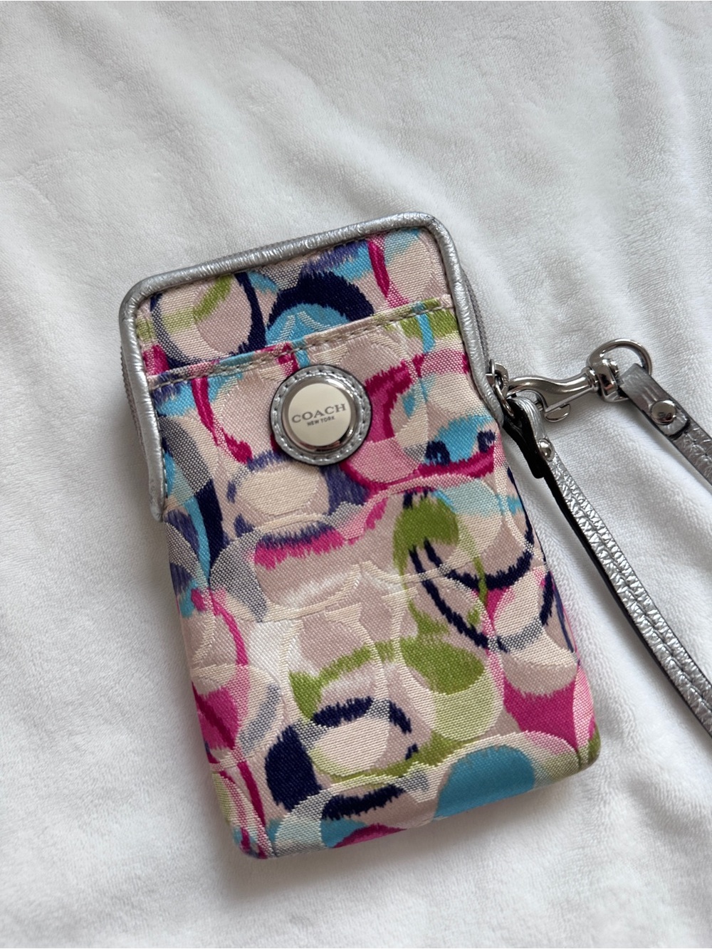 Coach Poppy Signature Scribble Colorful Ikat Wristlet - Picture 2 of 8